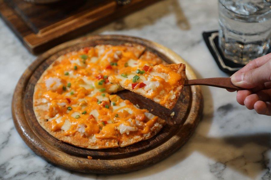 crispy pizza salted egg audrey