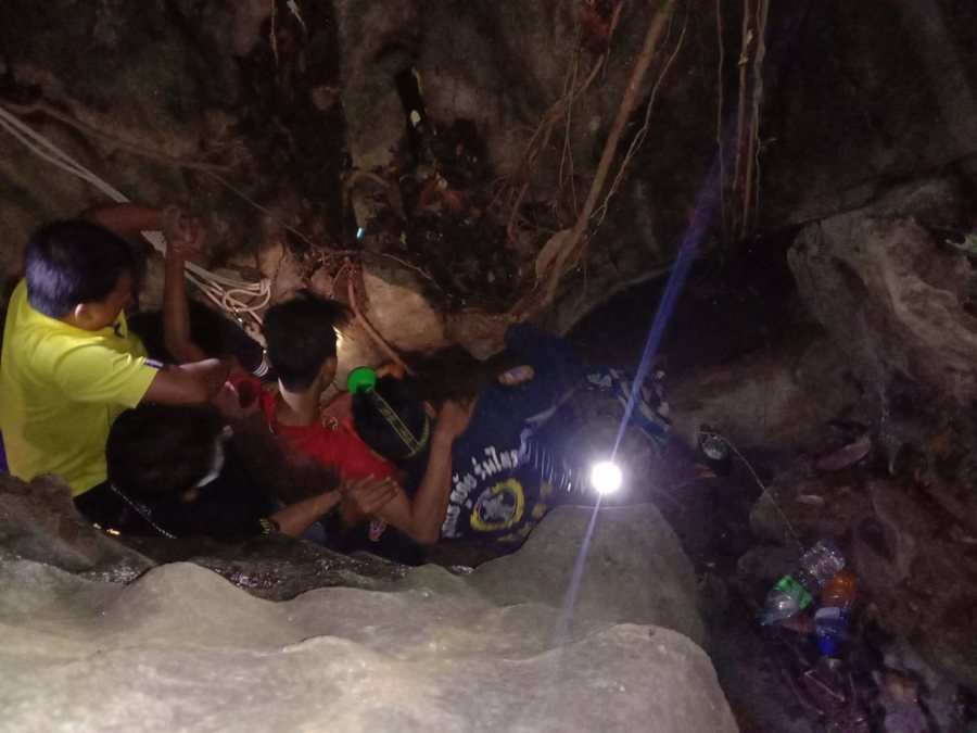 thai man rescued after stuck in cave