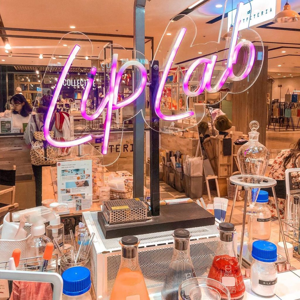 Central World Bangkok Has A Lip Lab With DIY Lipsticks
