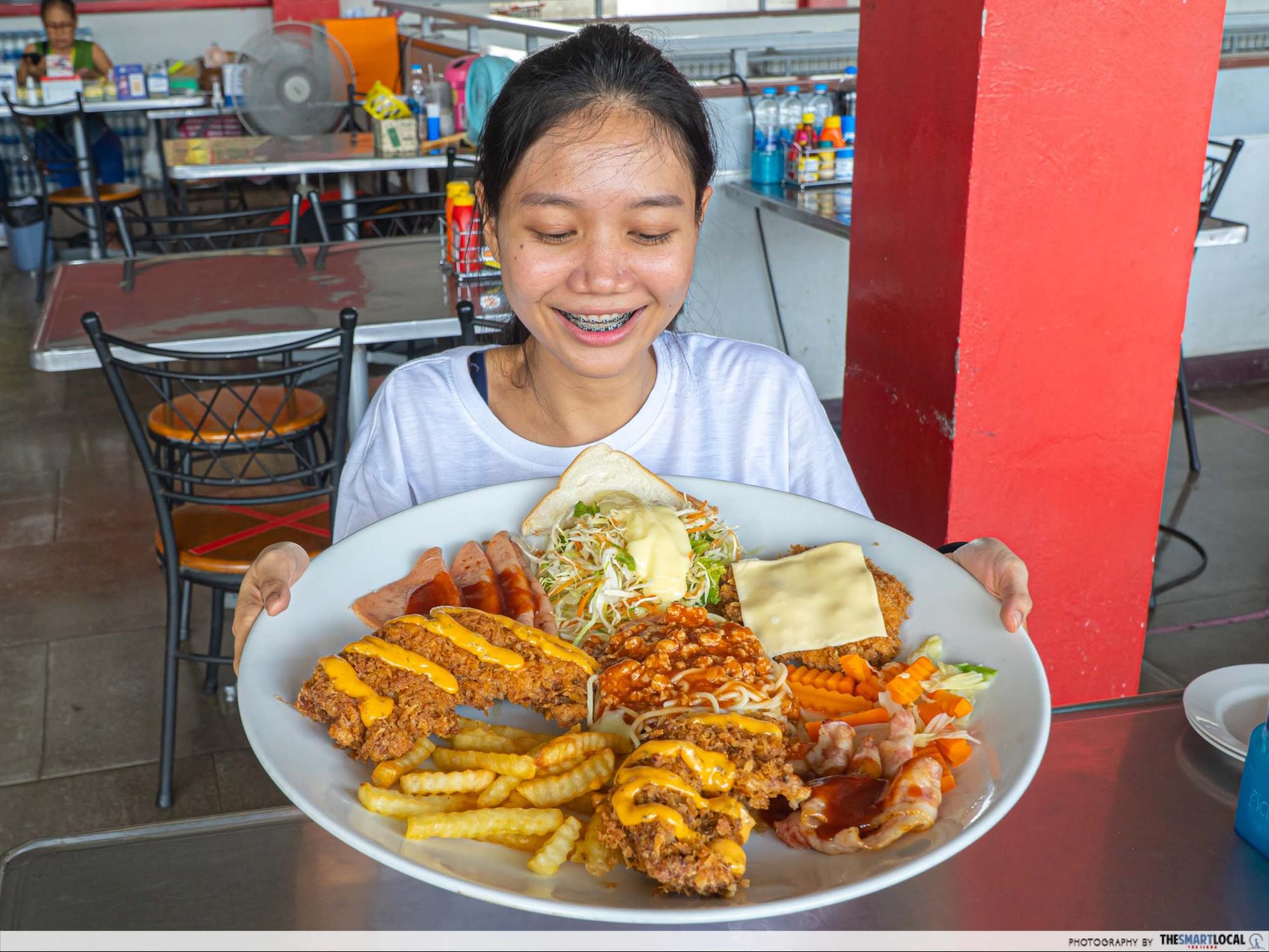 Auan Pom Steak Samyan Serves Affordable Giant Steak Sets