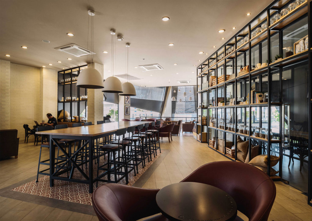 This Futuristic Starbucks Outlet In Near Bangkok Looks Like A Spacecraft