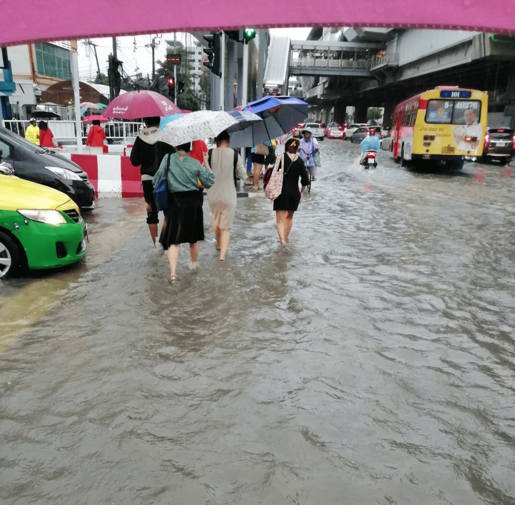 Heavy Rain In BKK Causes Flood In Parliament And Crazier Traffic Jams