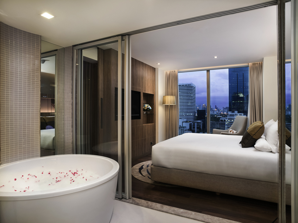 15 Bangkok Hotels With Bathtubs You'll Want To Sleep In