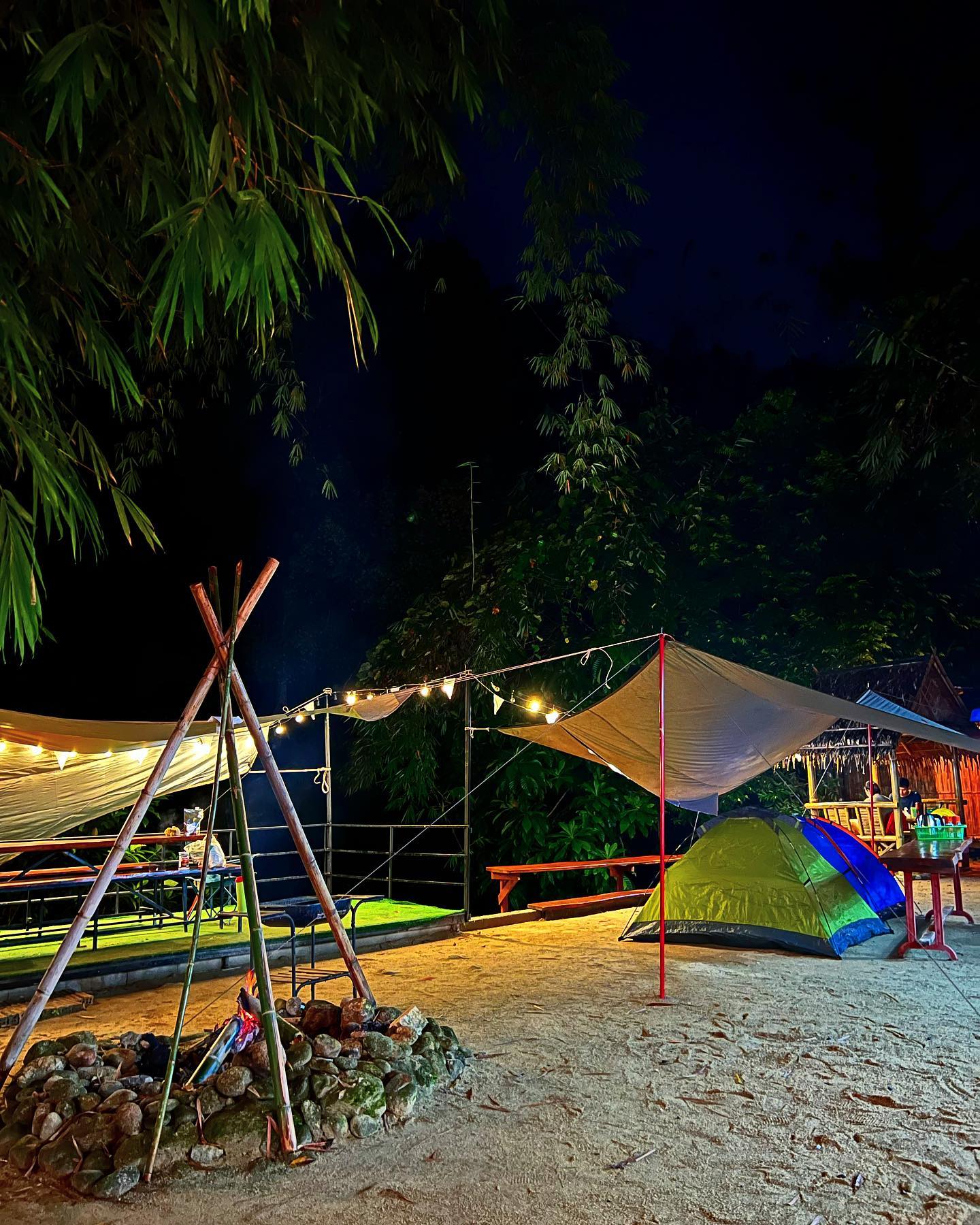 komol's corner - camping tents