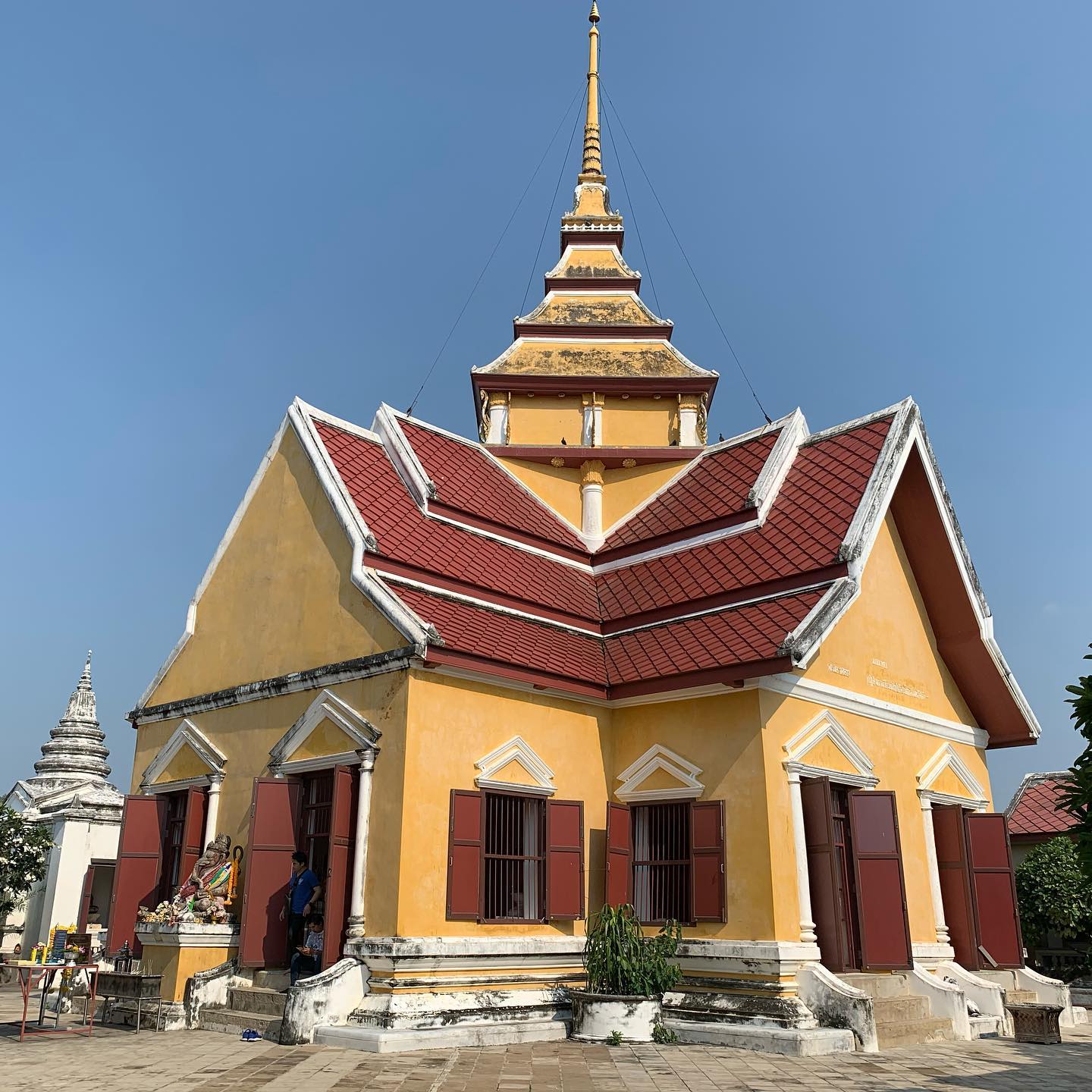 Prasat Nakhon Luang - mondop