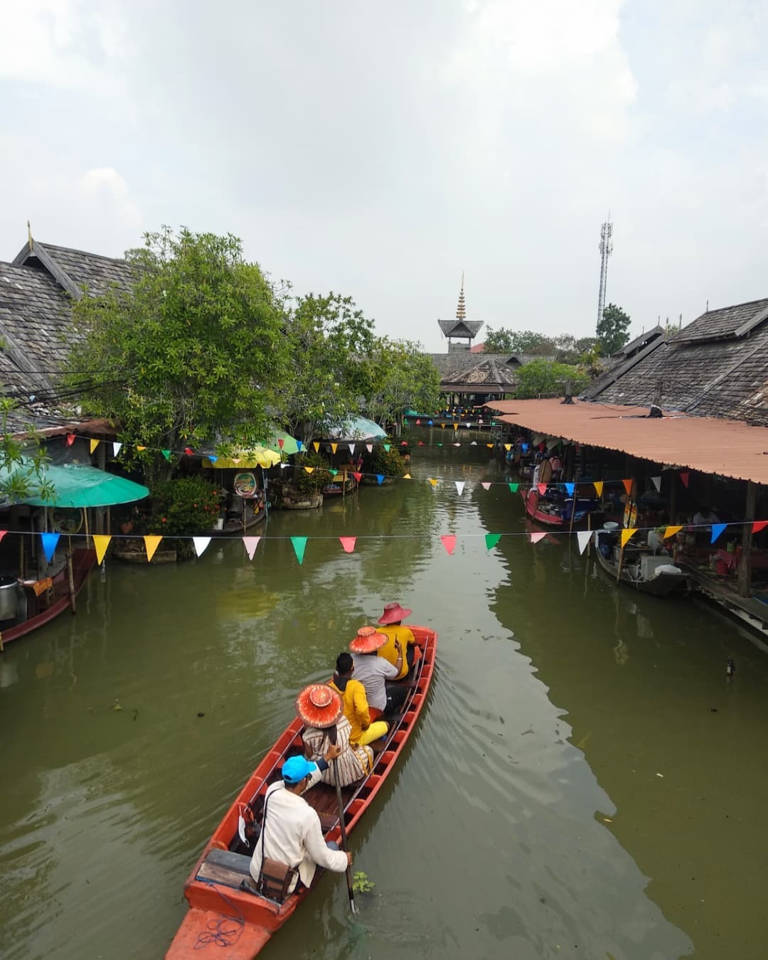 10 things to do in pattaya - pattaya floating market
