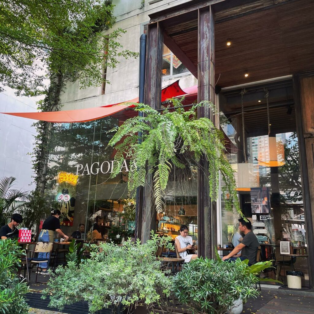 Luka Cafe, Bangkok EuroStyle Cafe With Butter & Bacon French Toast