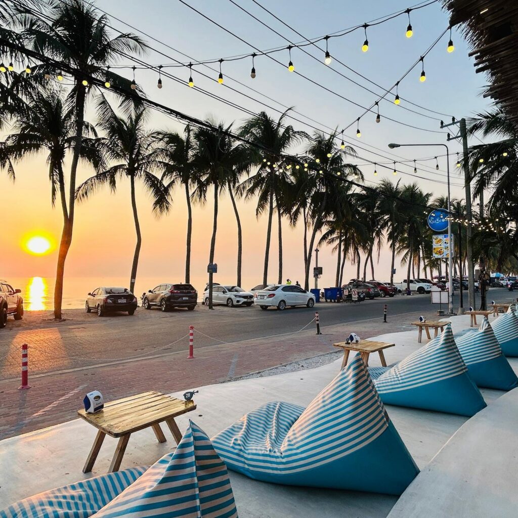 Rico Beach Cafe And Restaurant Beachside HawaiianStyle Cafe