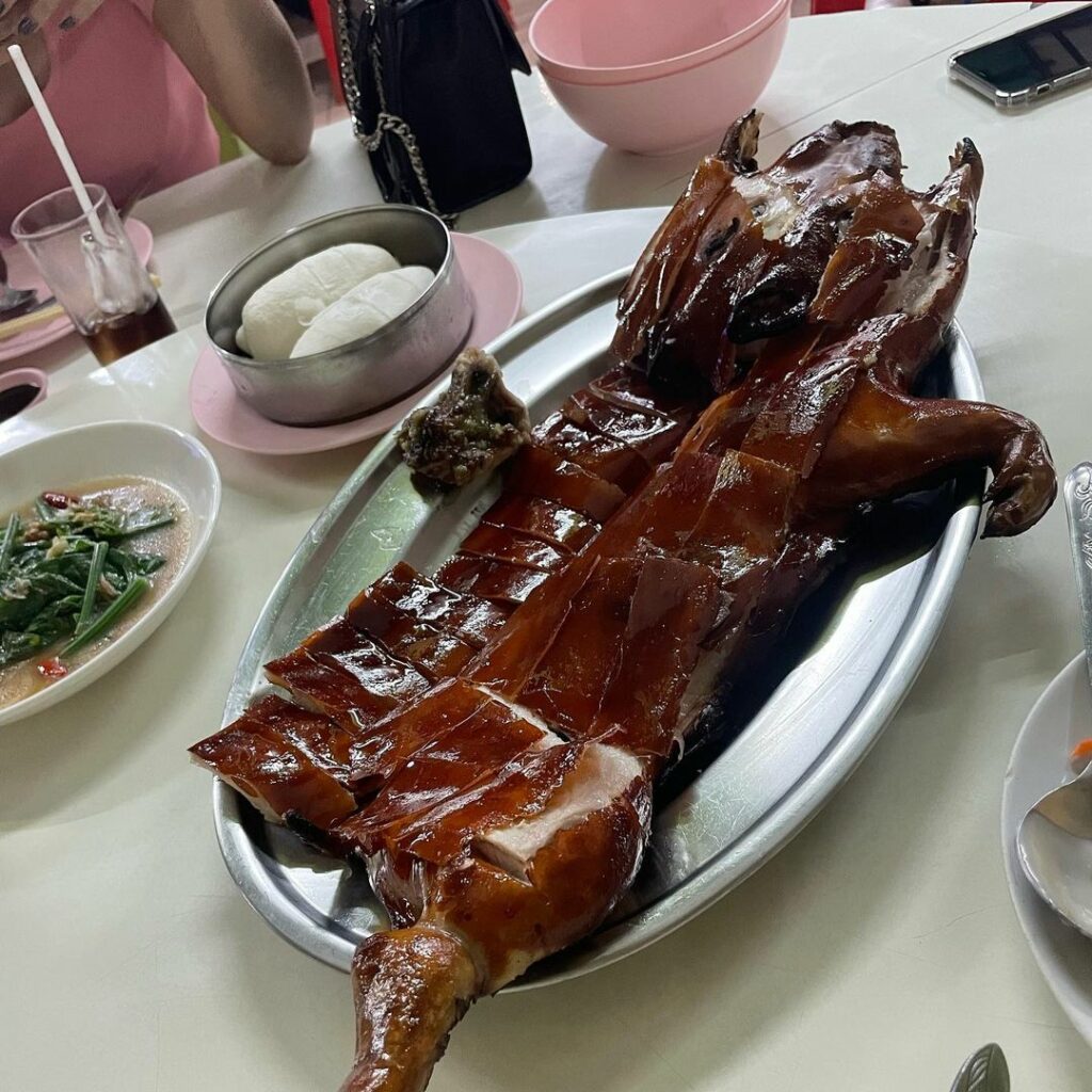 Moo Hun Song Pee Nong: Charcoal Roasting Pigs For Over 30 Years