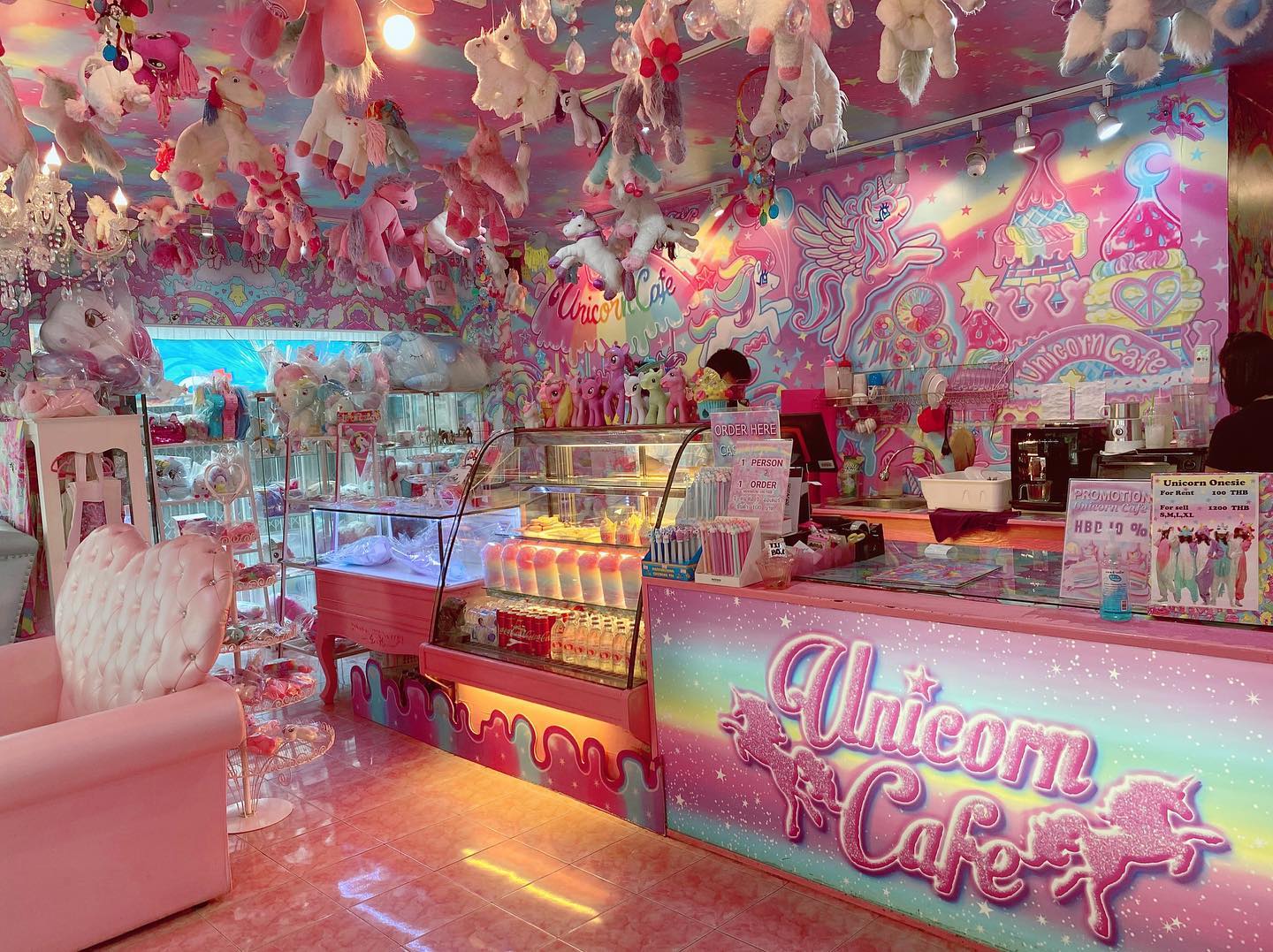 Unicorn Cafe: Cute Unicorn Theme With European Cuisine