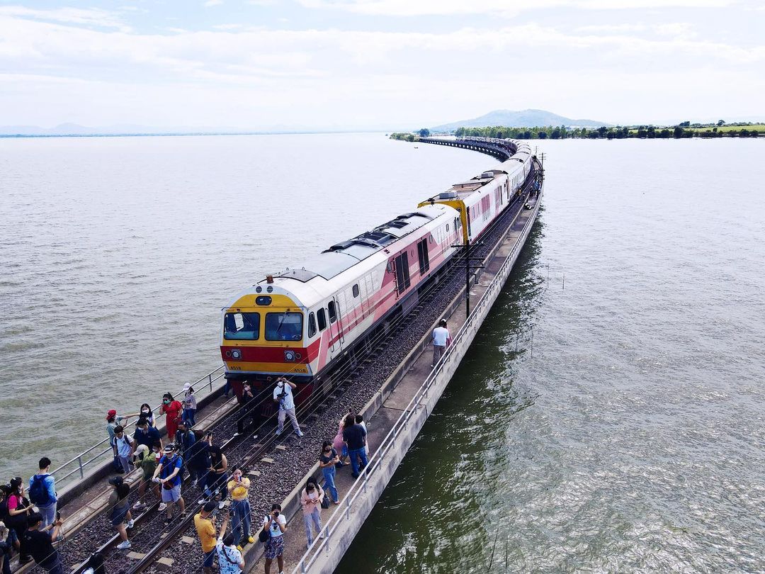 The floating train over Pa Sak Jolasid Dam